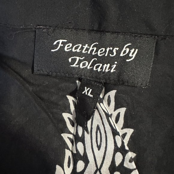 Feathers By Tolani Mandala Blouse - Picture 6 of 6